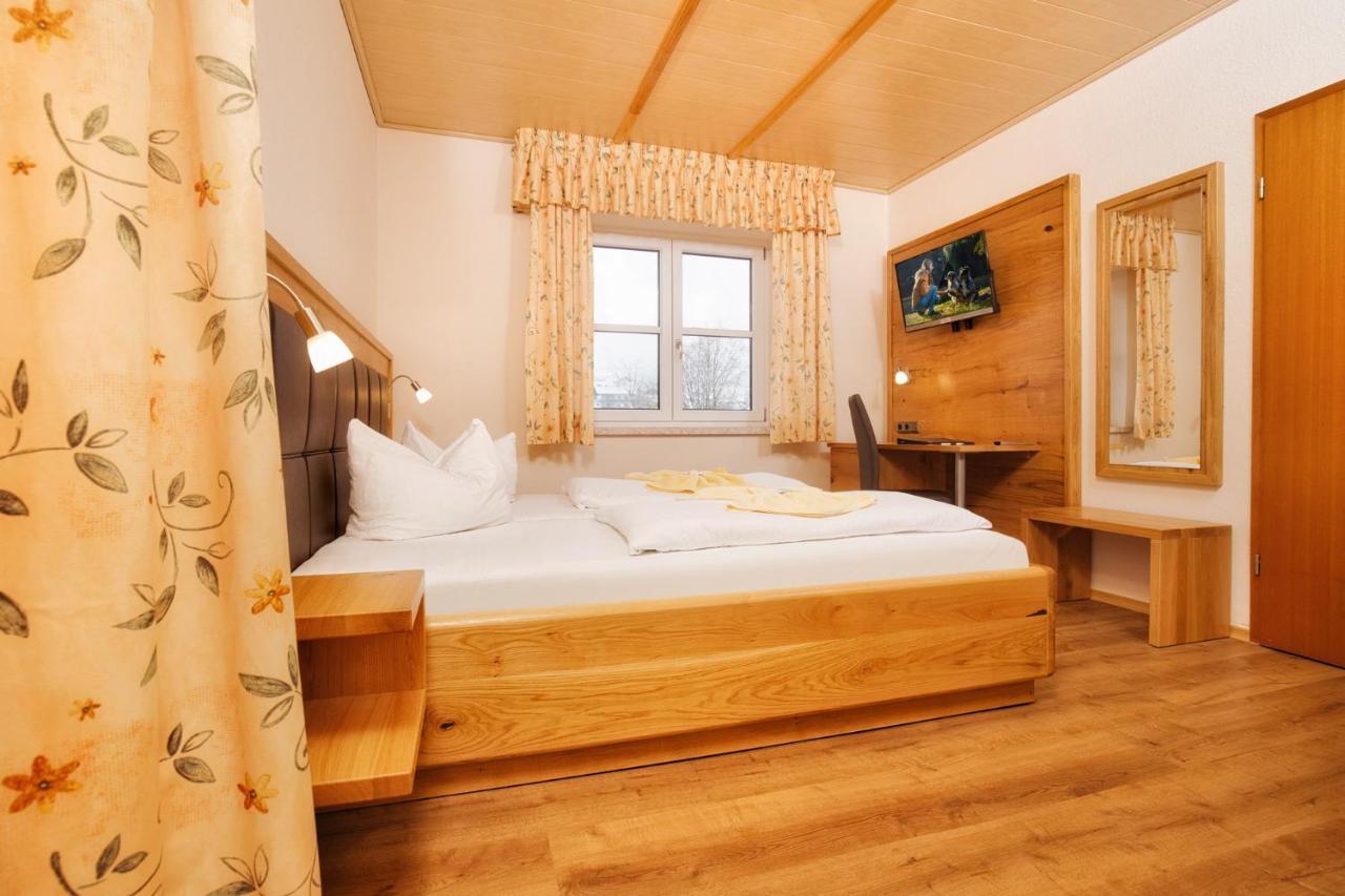לאם Hotel Zum Hirschen מראה חיצוני תמונה